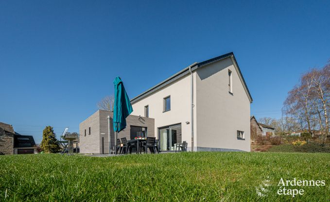 Gemtliches Ferienhaus mit Pool in Sainte-Ode, Ardennen