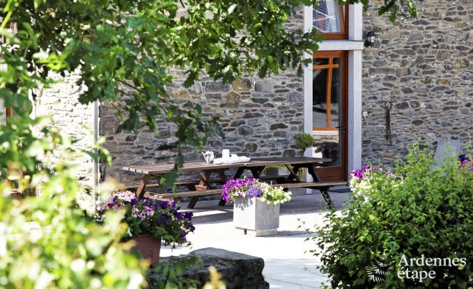 Historisches Schloss in Sainte-Ode f�r 46 Personen, mit Schwimmbad