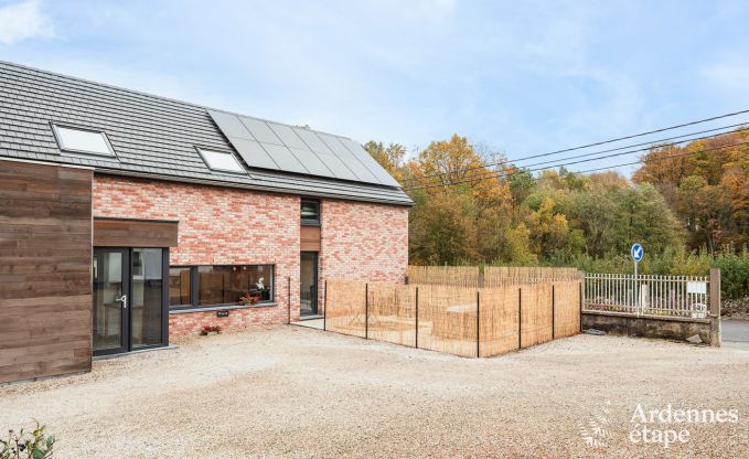 Gerumiges Ferienhaus fr 8 Personen in Spa in den Ardennen: 4 Schlafzimmer, 2 Badezimmer und eine private Terrasse, 1 km vom Stadtzentrum entfernt.