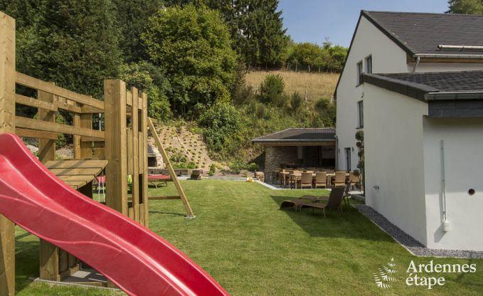 Zauberhaftes, voll ausgestattetes Ferienhaus für 28 Personen in Sankt-Vith im Herzen der Ardennen