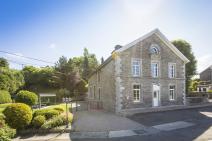 Ehemalige Schule in Tenneville für Ihren Aufenthalt mit Ardennes-Etape