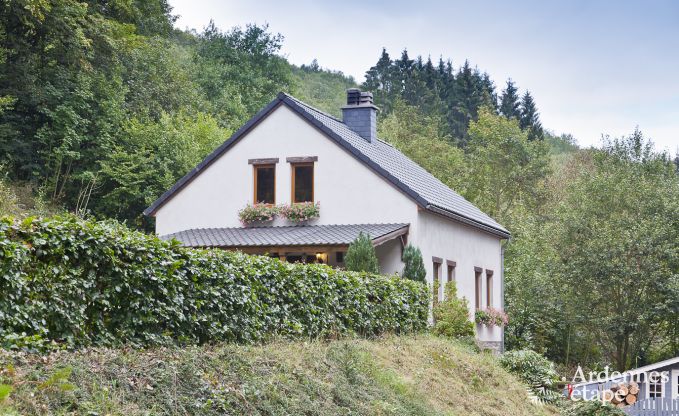 Ferienhaus mit Blick ins Tal zur Vermietung in Trois-Points