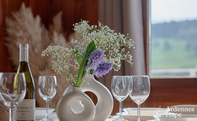 Charmantes Chalet in Vencimont fr 4-6 Personen: renoviert 2025, familienfreundliche Annehmlichkeiten und fahrradfreundliche Lage