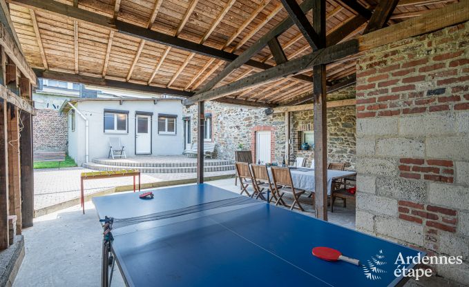 Ferienhaus in Vencimont, Ardennen, 12 Personen, 4 Schlafzimmer, privater Sauna, Billard, Garten am Wasser