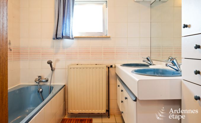 Weitläufiges komfortables Ferienhaus für 14 Personen in Vielsalm