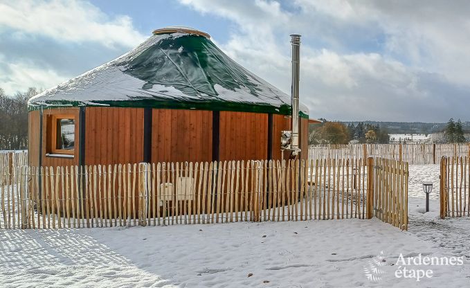 Romantische Jurte in Vielsalm: komfortabler Aufenthalt mit privatem Garten, Terrasse und gesichertem Fahrradabstellplatz