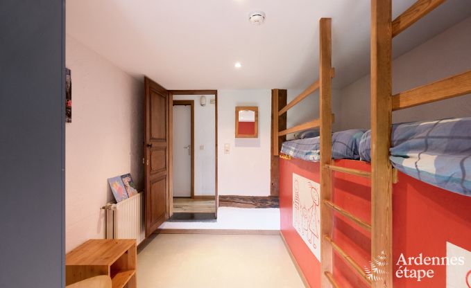 gemtliches Ferienhaus mit 5 Schlafzimmern, Jacuzzi, Sauna und privatem Garten in Vielsalm Ardennen