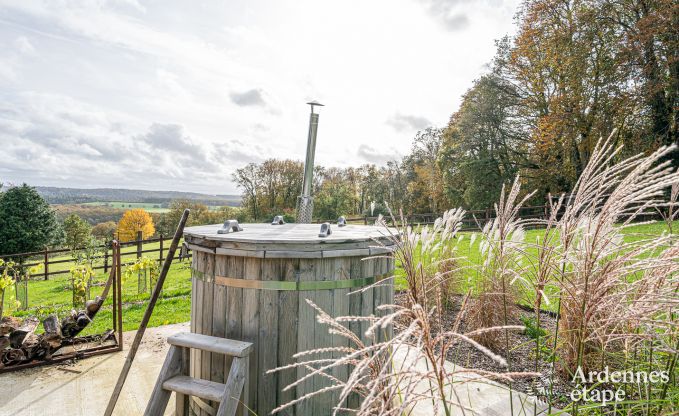 Unvergesslicher Aufenthalt in Villers-en-Fagne: Ferienhaus mit Sauna, Jacuzzi und atemberaubender Aussicht in den Ardennen.