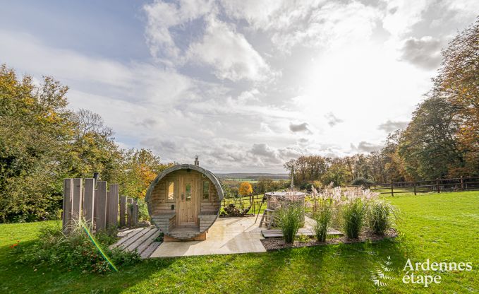 Unvergesslicher Aufenthalt in Villers-en-Fagne: Ferienhaus mit Sauna, Jacuzzi und atemberaubender Aussicht in den Ardennen.