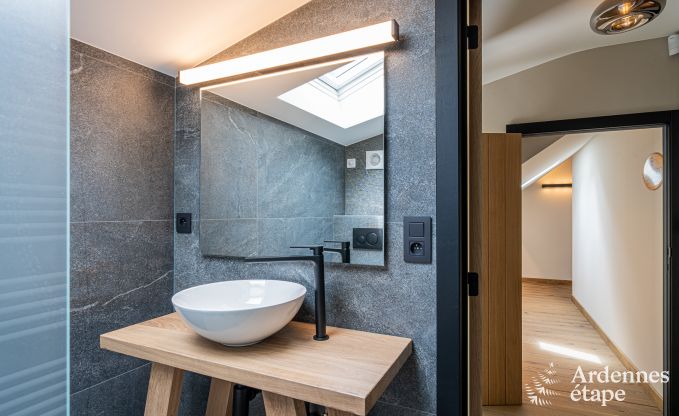 Luxuri�s eingerichtetes Ferienhaus in Virelles f�r 9 Personen mit offenem Kamin