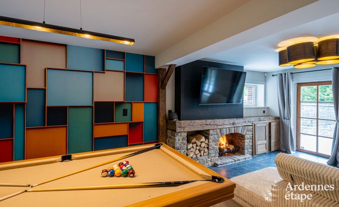 Luxuri�s eingerichtetes Ferienhaus in Virelles f�r 9 Personen mit offenem Kamin