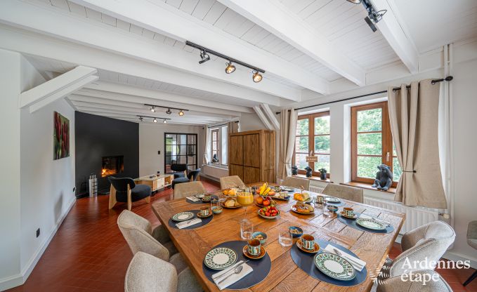 Luxuri�s eingerichtetes Ferienhaus in Virelles f�r 9 Personen mit offenem Kamin