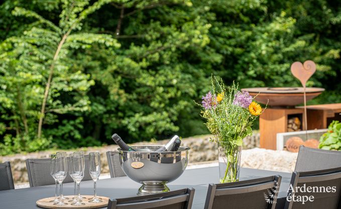 Luxuri�s eingerichtetes Ferienhaus in Virelles f�r 9 Personen mit offenem Kamin