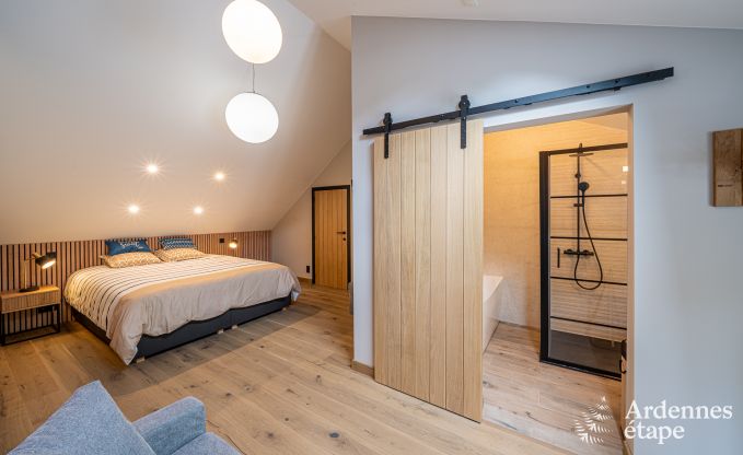 Luxuri�s eingerichtetes Ferienhaus in Virelles f�r 9 Personen mit offenem Kamin