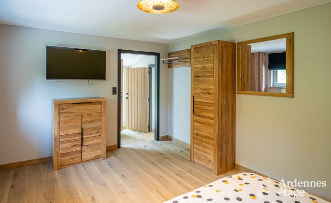 Luxuri�s eingerichtetes Ferienhaus in Virelles f�r 9 Personen mit offenem Kamin