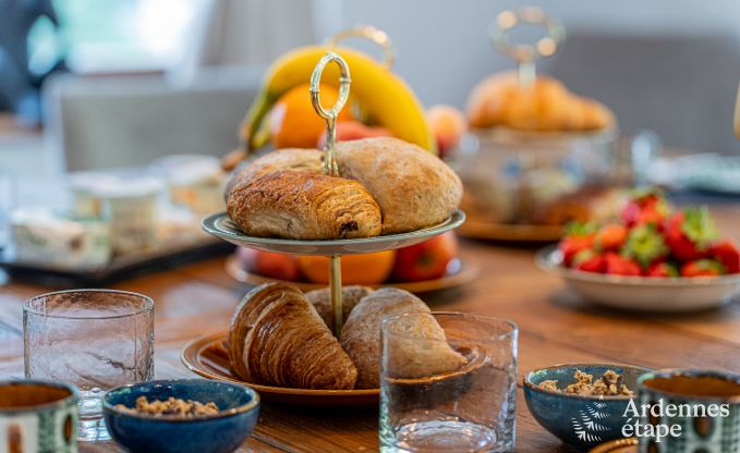 Luxuri�s eingerichtetes Ferienhaus in Virelles f�r 9 Personen mit offenem Kamin