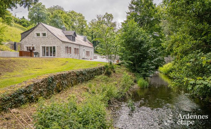 Luxuri�s eingerichtetes Ferienhaus in Virelles f�r 9 Personen mit offenem Kamin