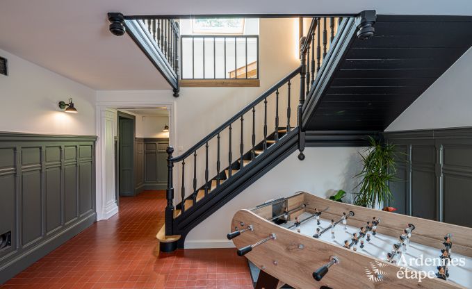 Luxuri�s eingerichtetes Ferienhaus in Virelles f�r 9 Personen mit offenem Kamin