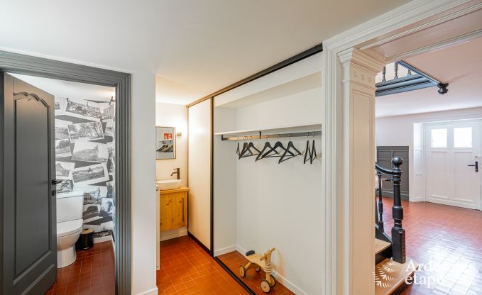 Luxuri�s eingerichtetes Ferienhaus in Virelles f�r 9 Personen mit offenem Kamin