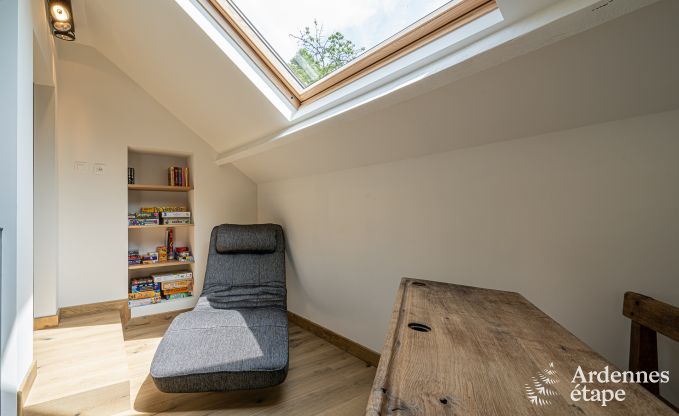 Luxuri�s eingerichtetes Ferienhaus in Virelles f�r 9 Personen mit offenem Kamin