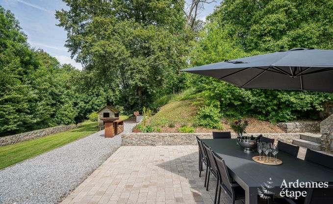 Luxuri�s eingerichtetes Ferienhaus in Virelles f�r 9 Personen mit offenem Kamin