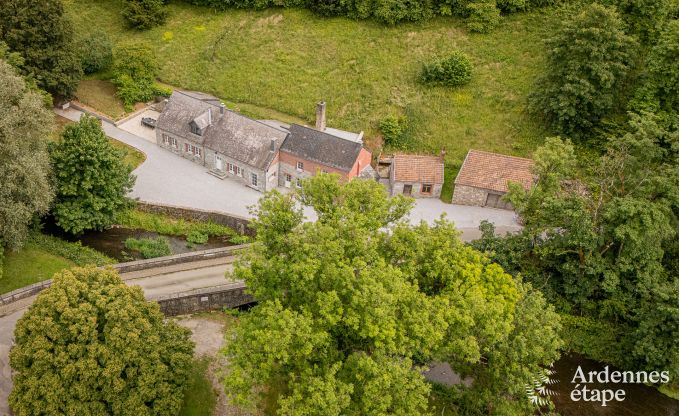 Luxuri�s eingerichtetes Ferienhaus in Virelles f�r 9 Personen mit offenem Kamin