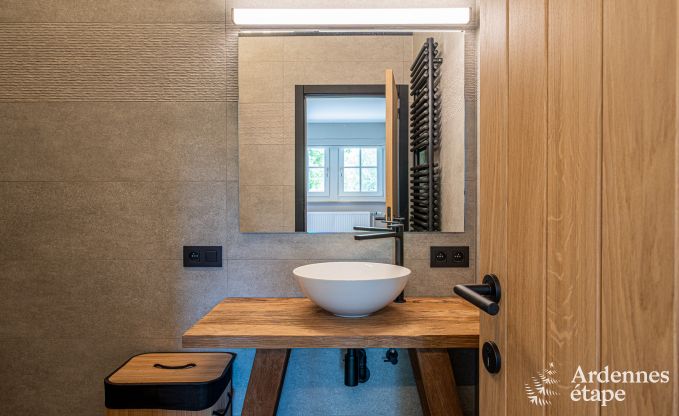 Luxuri�s eingerichtetes Ferienhaus in Virelles f�r 9 Personen mit offenem Kamin