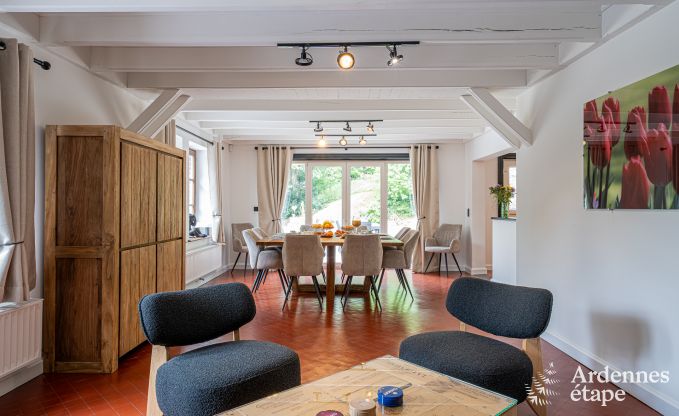 Luxuri�s eingerichtetes Ferienhaus in Virelles f�r 9 Personen mit offenem Kamin