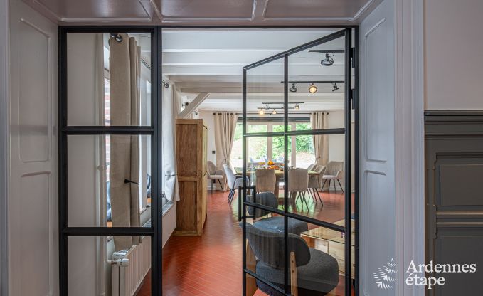 Luxuri�s eingerichtetes Ferienhaus in Virelles f�r 9 Personen mit offenem Kamin