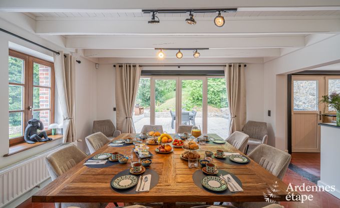 Luxuri�s eingerichtetes Ferienhaus in Virelles f�r 9 Personen mit offenem Kamin