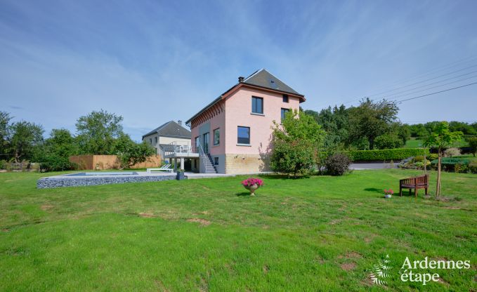 Modernes und komfortables Ferienhaus in Virton, Ardennen