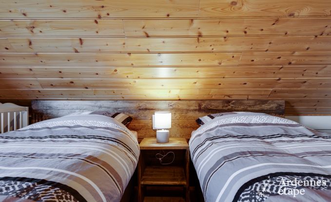 Reizendes Ferienhaus für 10 Personen mit Sauna bei Xhoffraix